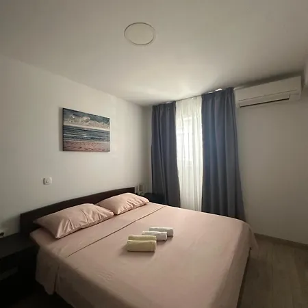 Wonderful Near Center And Sea Apartment